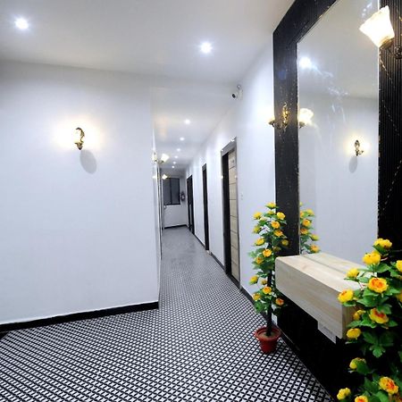 Golden Inn Prayagraj Bagian luar foto