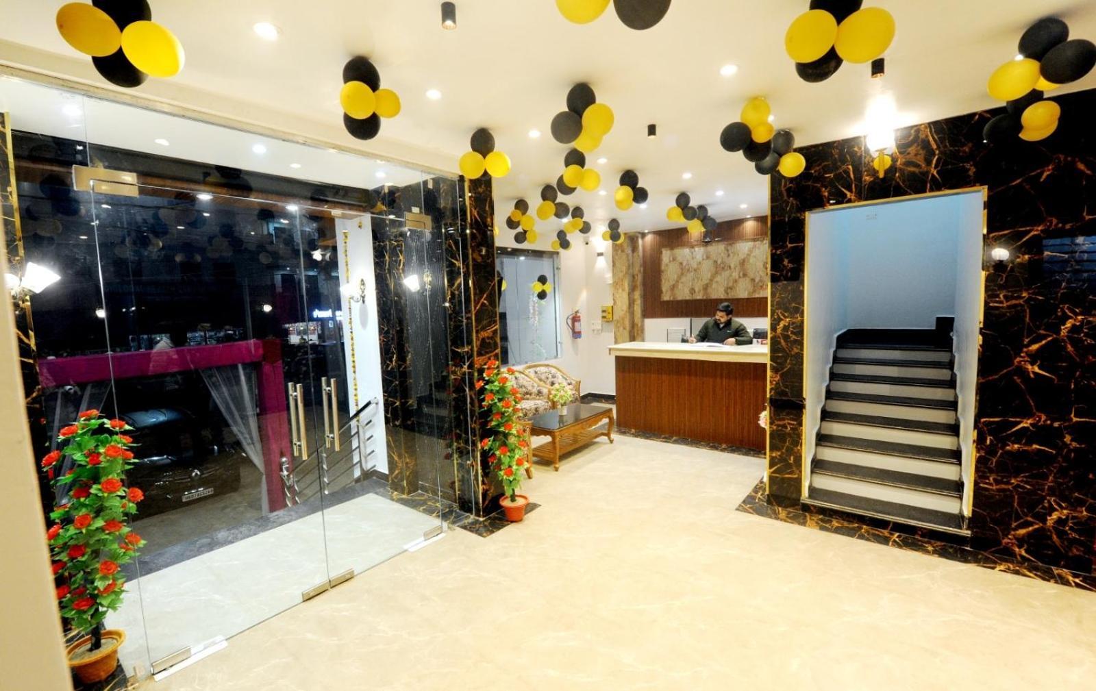 Golden Inn Prayagraj Bagian luar foto