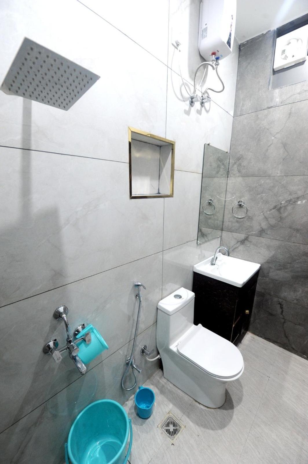 Golden Inn Prayagraj Bagian luar foto