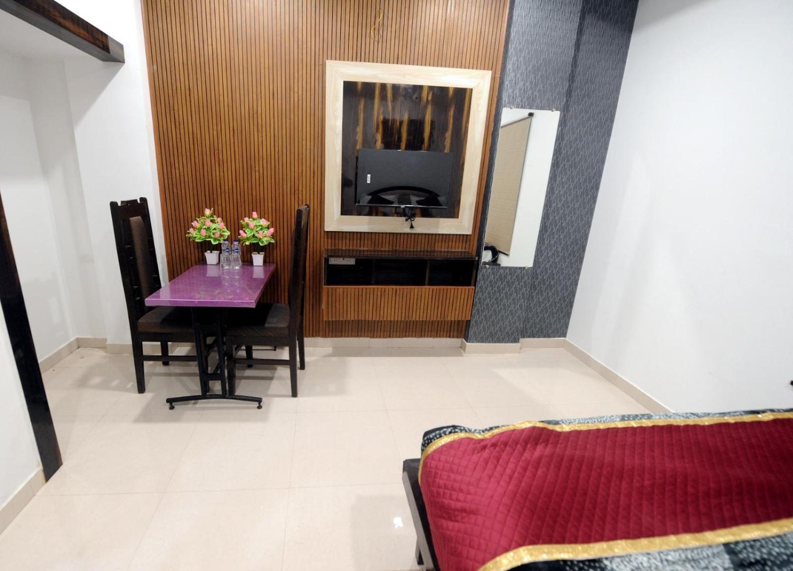 Golden Inn Prayagraj Bagian luar foto