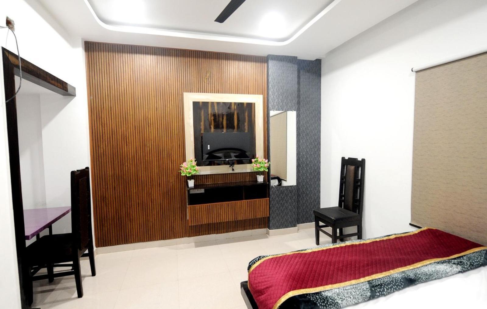 Golden Inn Prayagraj Bagian luar foto